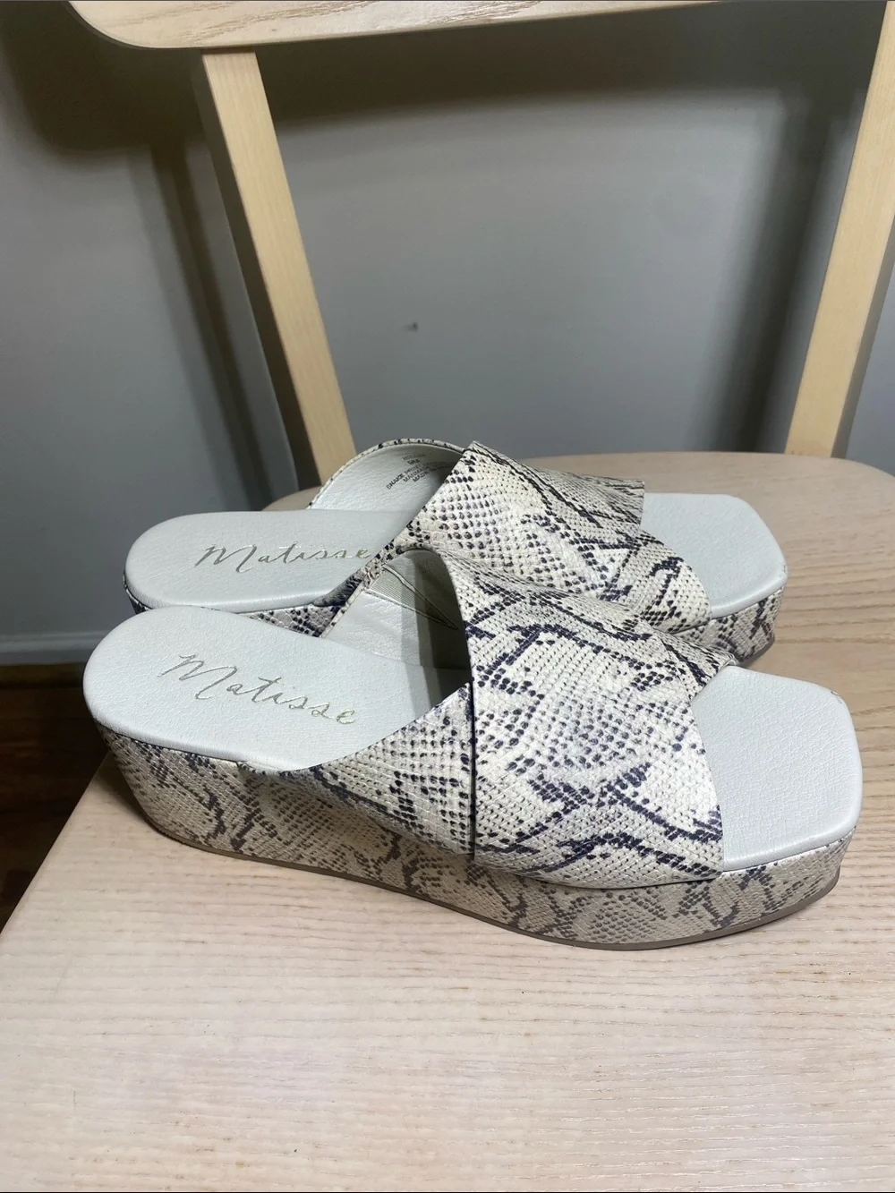 Matisse Frida Wedge Snake Print Platform Sandals – Women’s 9M